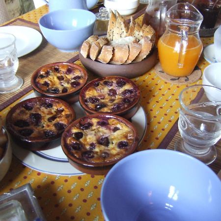 Bed and Breakfast Bize De La Tour Saint-Bonnet-du-Gard Esterno foto