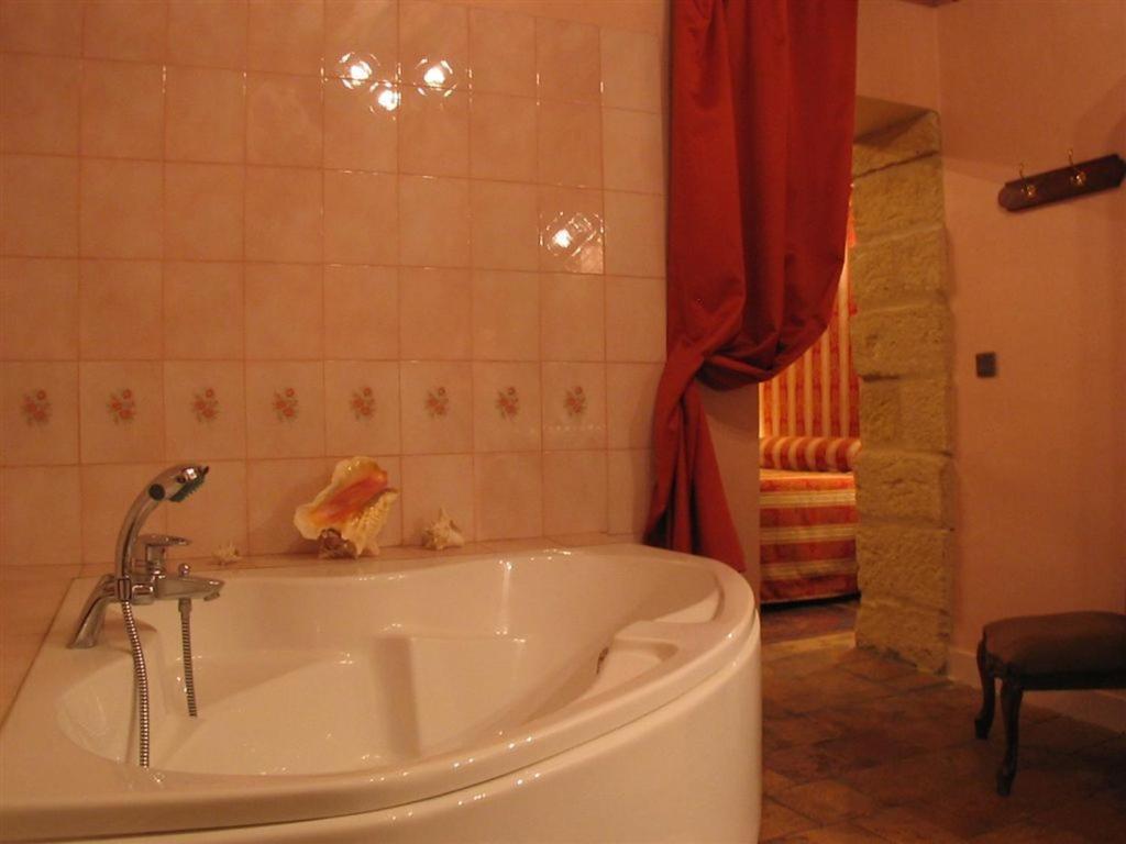 Bed and Breakfast Bize De La Tour Saint-Bonnet-du-Gard Camera foto