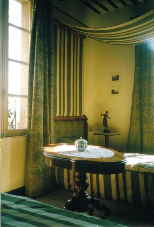 Bed and Breakfast Bize De La Tour Saint-Bonnet-du-Gard Camera foto