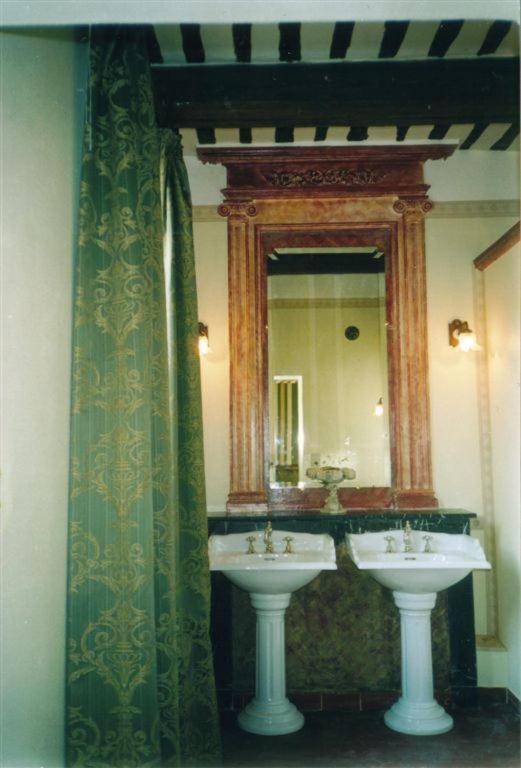 Bed and Breakfast Bize De La Tour Saint-Bonnet-du-Gard Camera foto