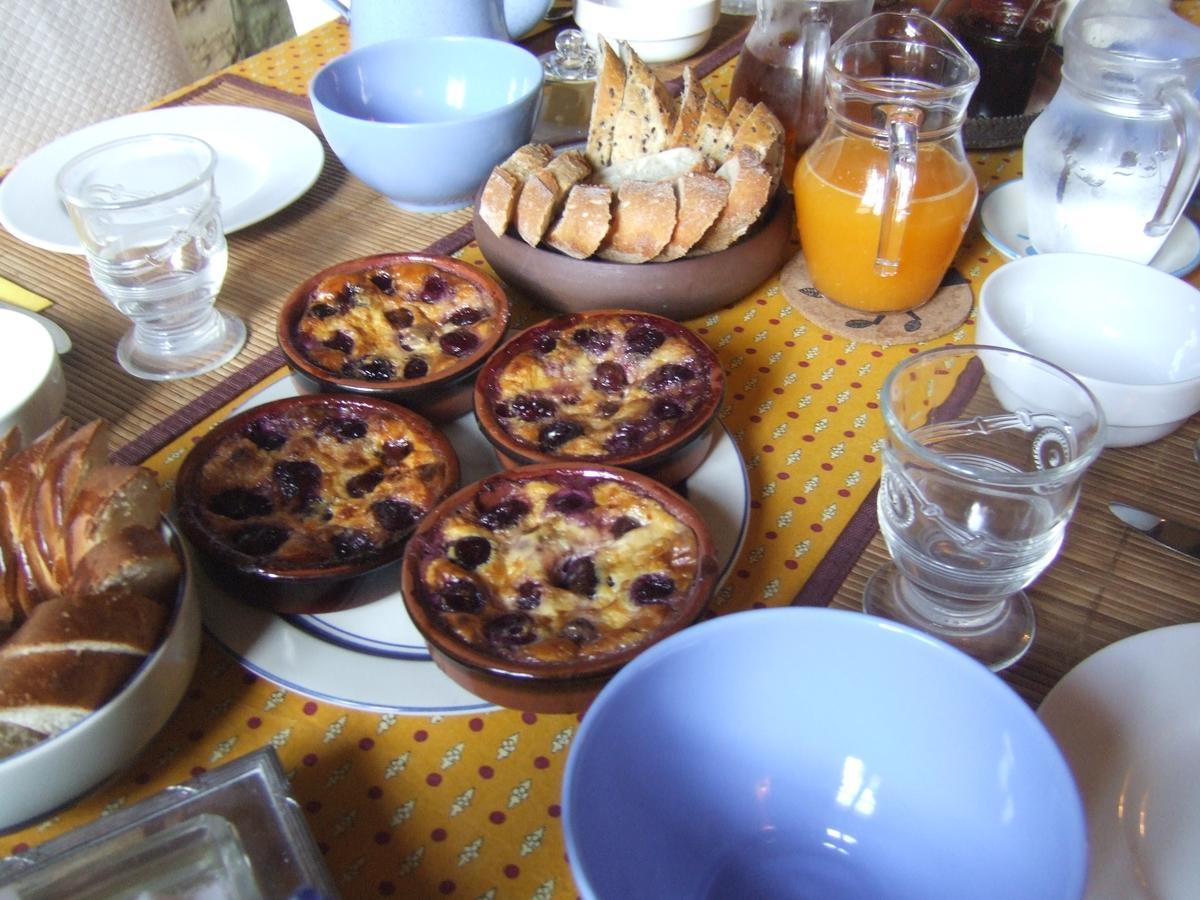 Bed and Breakfast Bize De La Tour Saint-Bonnet-du-Gard Esterno foto